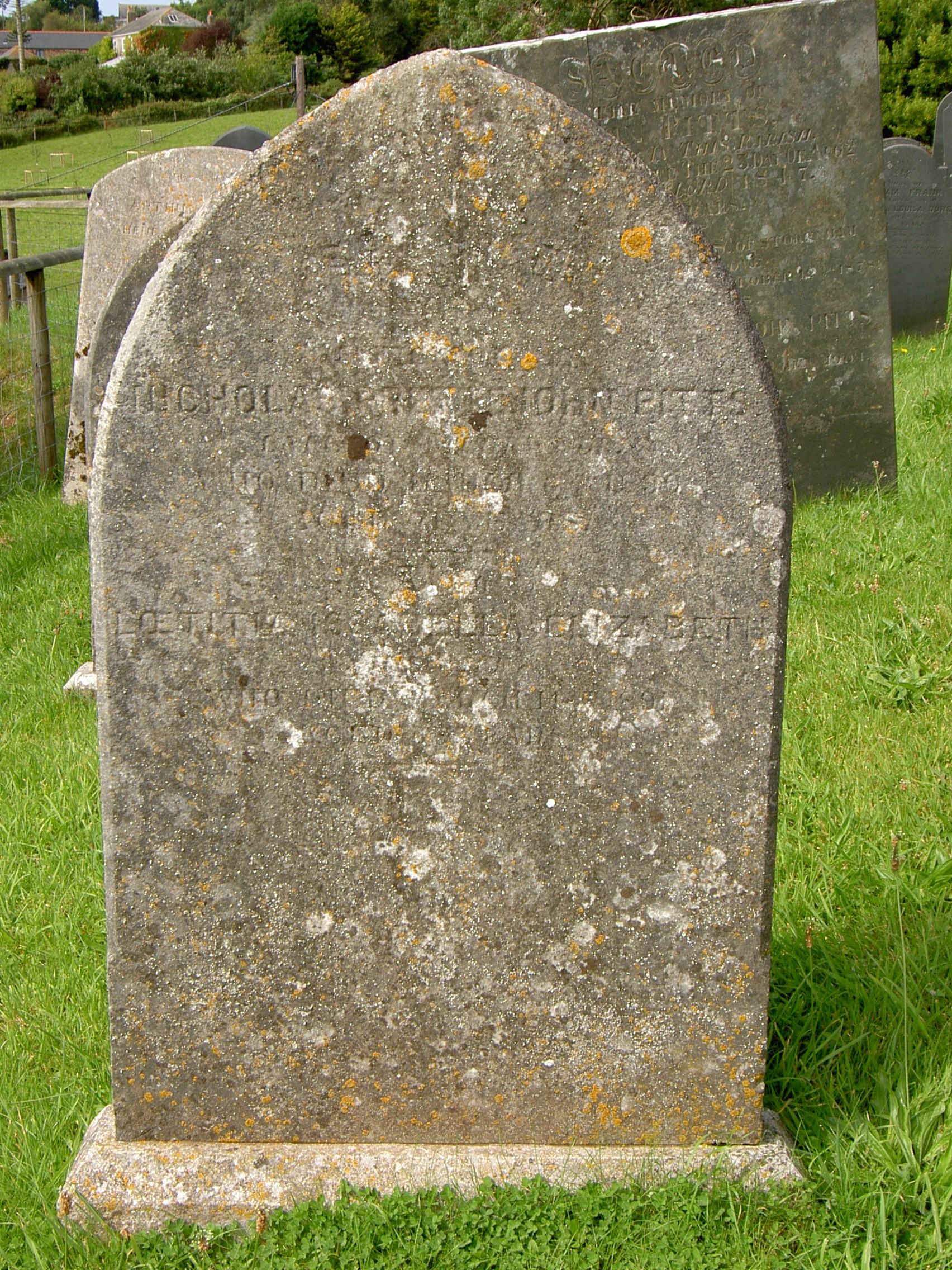 grave of nicholas pitts and wife Elizabeth